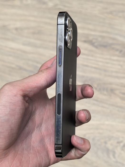 Продам IPhone 12 pro Айфон 12 про