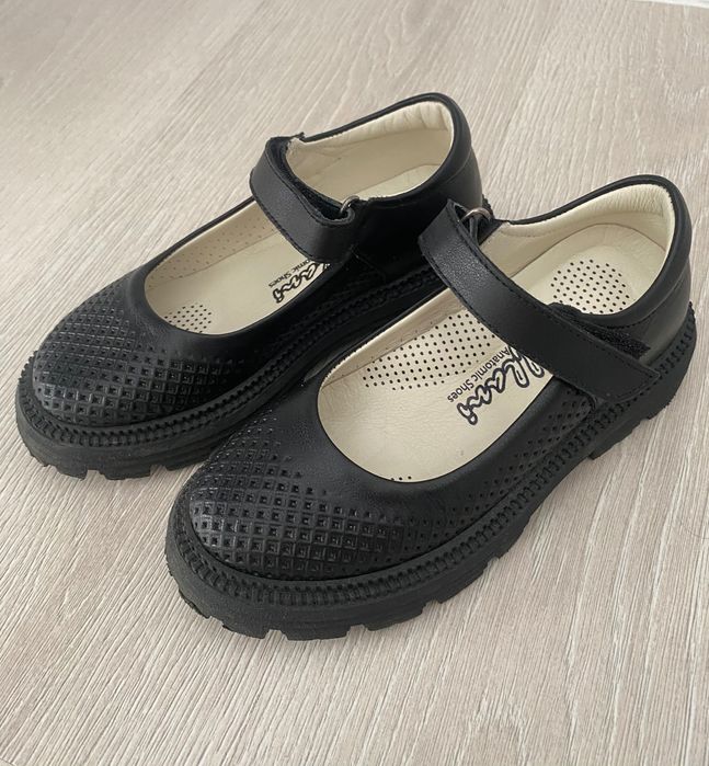 Кожаные туфли для девочки