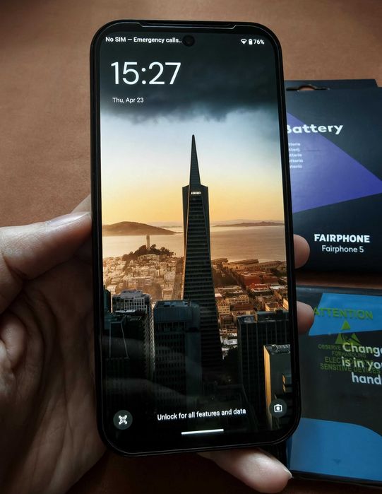 Fairphone 5 - 8GB RAM, 256GB Storage, versiunea transparenta & 2 baterii