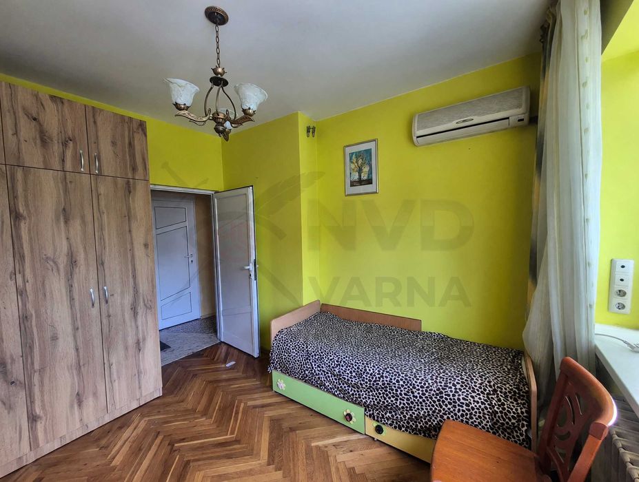 Дава се под наем четиристаен апартамент в Спортна зала! 21900262