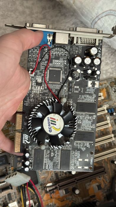 Видеокарта Inno3D GeForce FX 5200-8x.