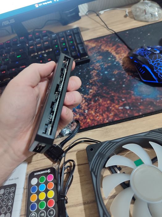 Кулер с пультом управление подсветка и вращение кулеров управляется