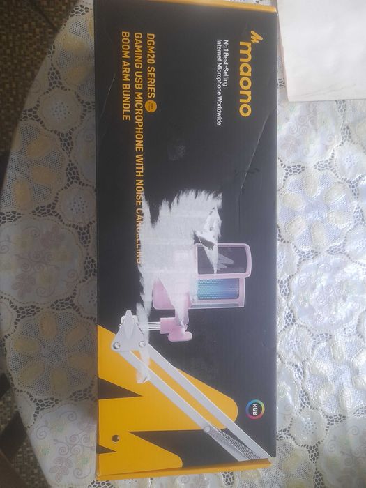 Maono DGM20 RGB USB Gaming Microphone Bundle + Boom Arm