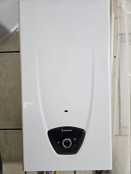 Vand boiler Ariston funcționează doar pe gaz natural.