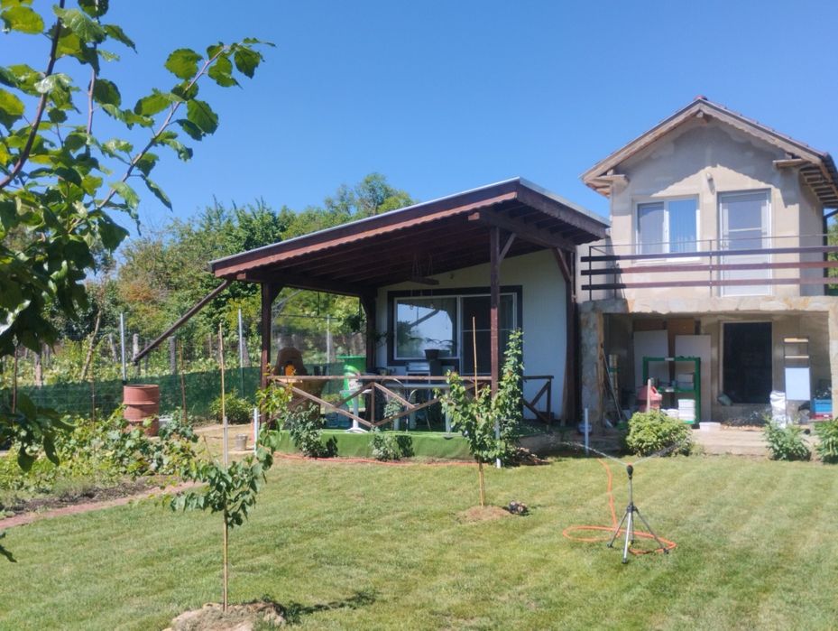 Обзаведена Вила до ул. Иван Кършовски на тихо и спокойно място