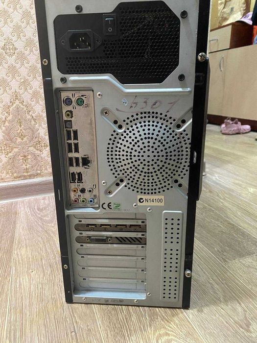 Компьютер монитор