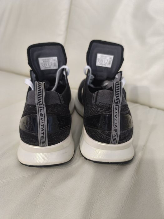 Adidas Nr 47 ½ Brooks Levitate 4 Asics Nike