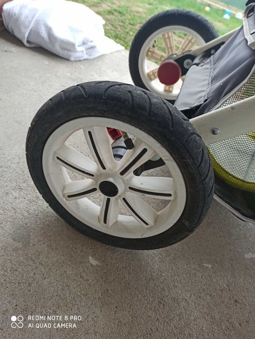 Doua carucioare ,unul 2in 1 si celalalt sport ft compactabil