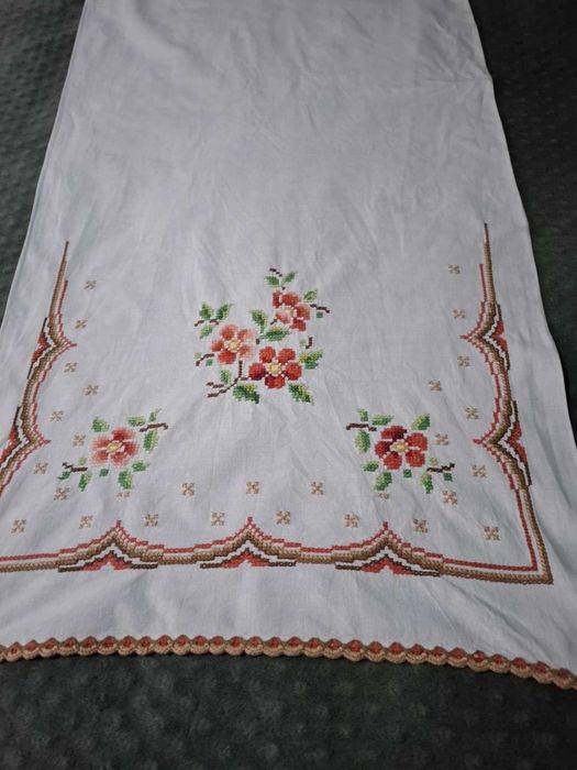 Памучна бродирана Покривка