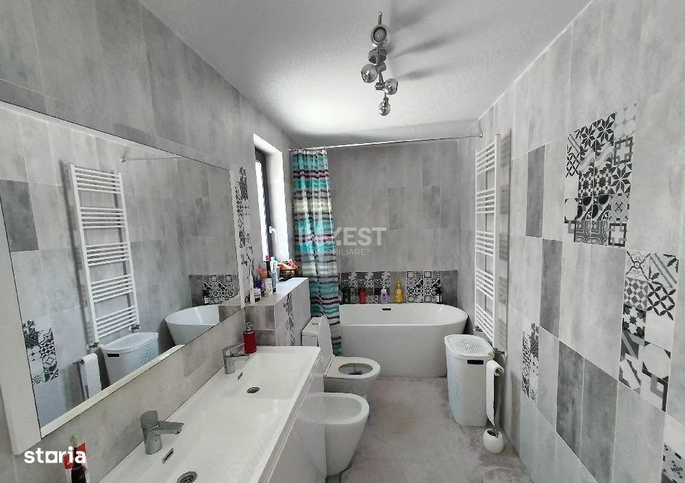 Casa tip duplex, libera, mutare imediata — Rond Pacurari, Iasi