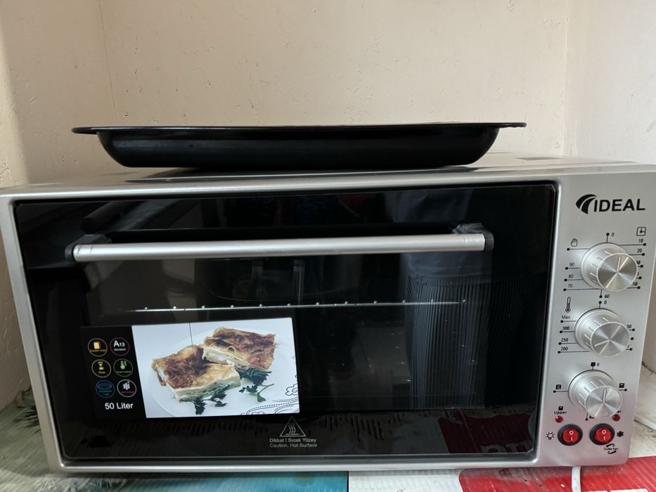 Печь духовка в отличном состояний