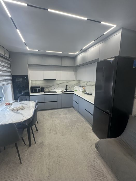 Продам 2х эт. дом