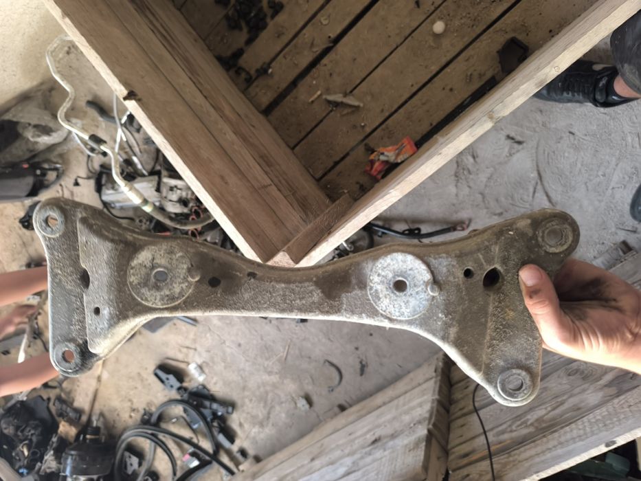 Заден мост Бмв е87 120д 118д n47 143кс 177кс bmw e87 e81 e82