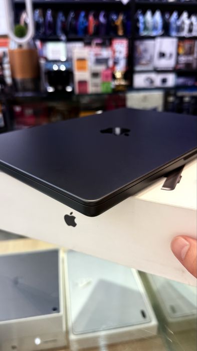 MacBook Pro M4 14” 16/512GB • 15 Cycle • Ideal holat