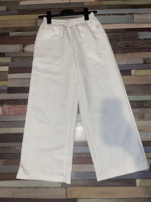 Бял комплект от шейн