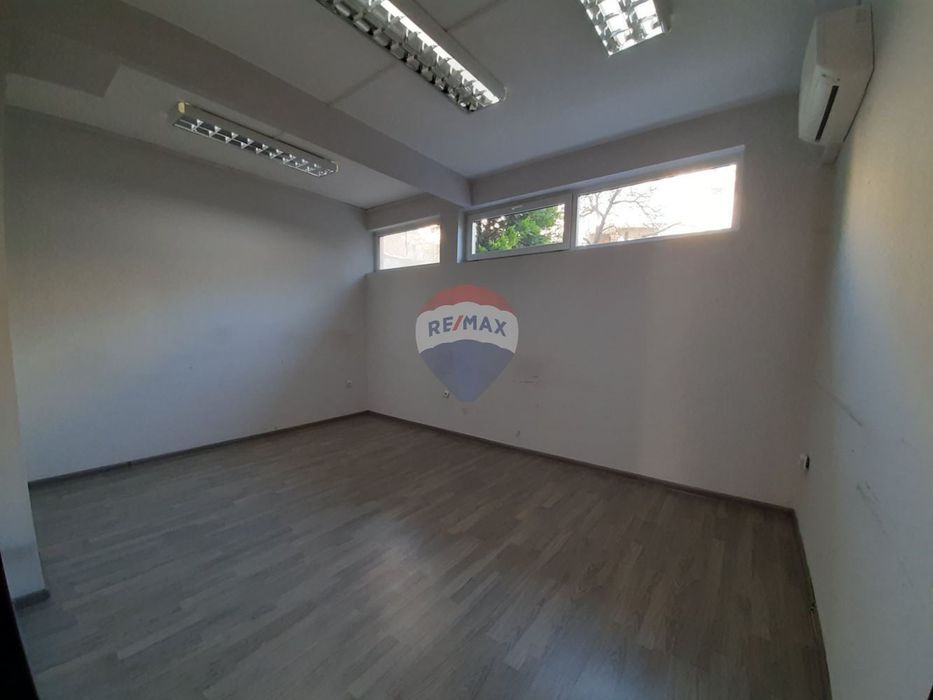 Дава се под наем Магазин в Варна, Гръцка махала - 56 кв.м за 382.5 € - Снимка #6