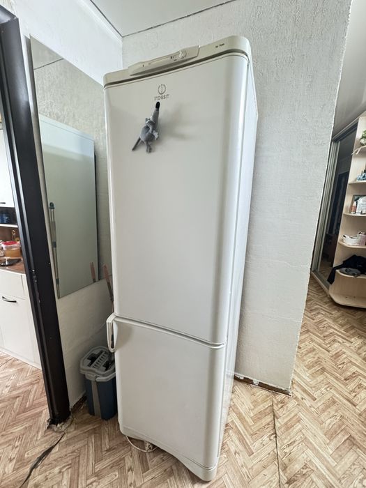 Холодильник indesit б/у в рабочем состоянии