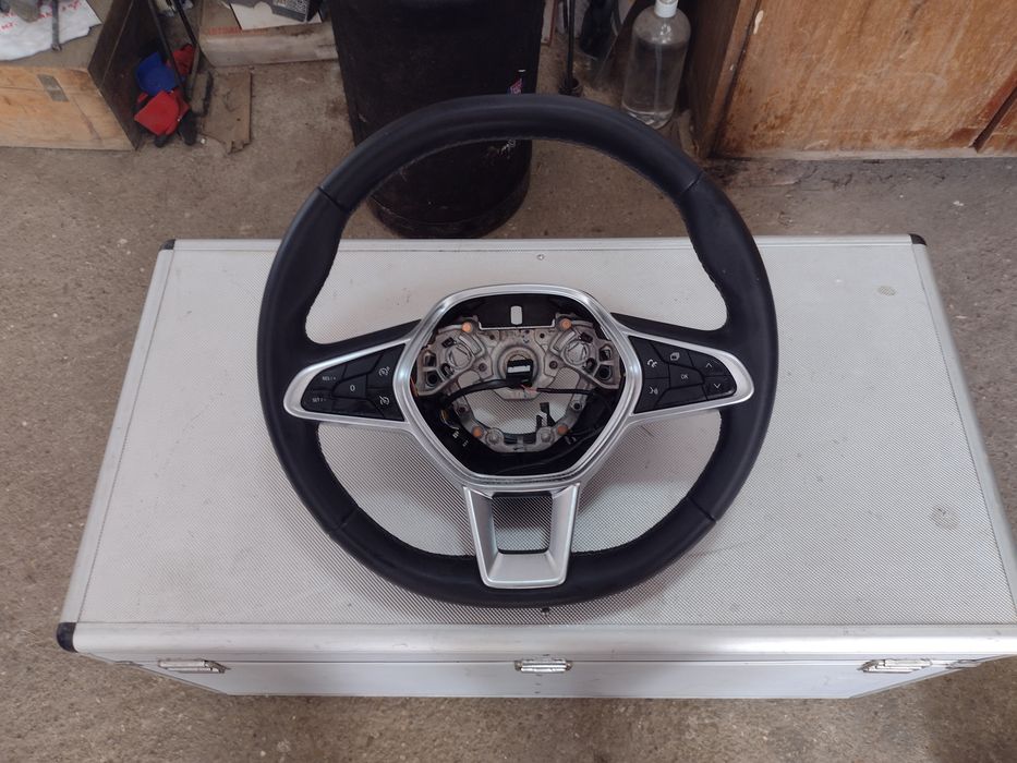 Продавам волан без airbag за renault clio 5