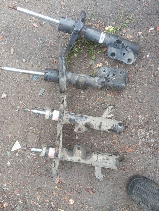 Амортизаторы тоета. 50. Америка.