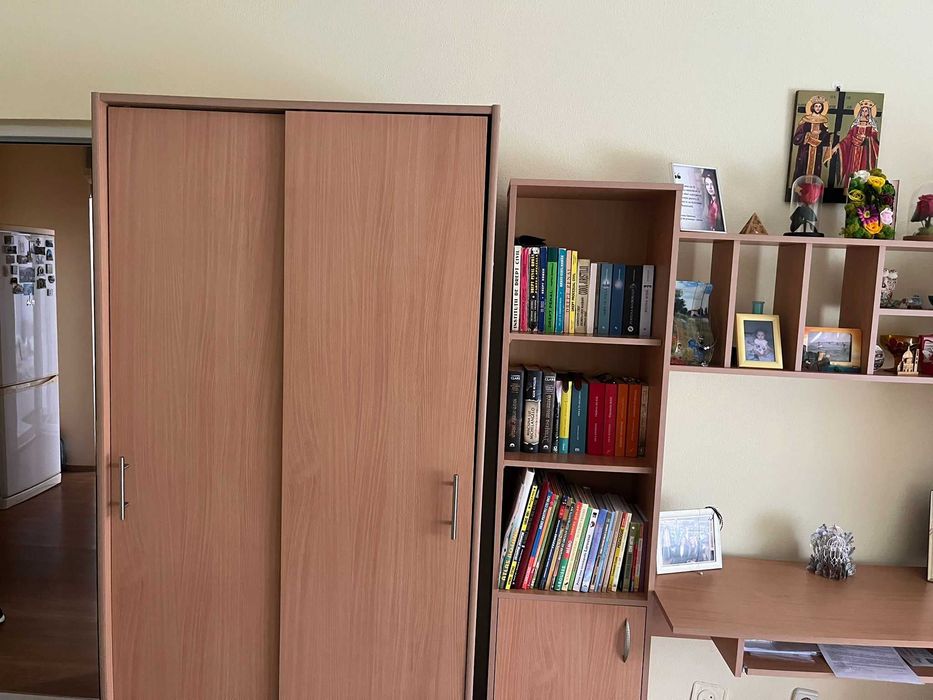 vand mobila pentru camera tineret