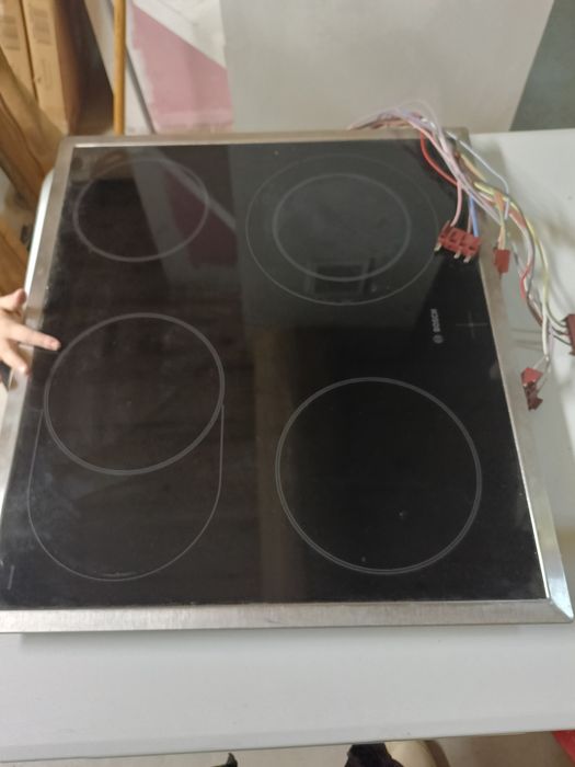 Vând plita Bosch sau caut cuptor care sa se potrivească