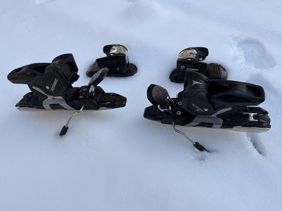 Legaturi Atomic Warden 11