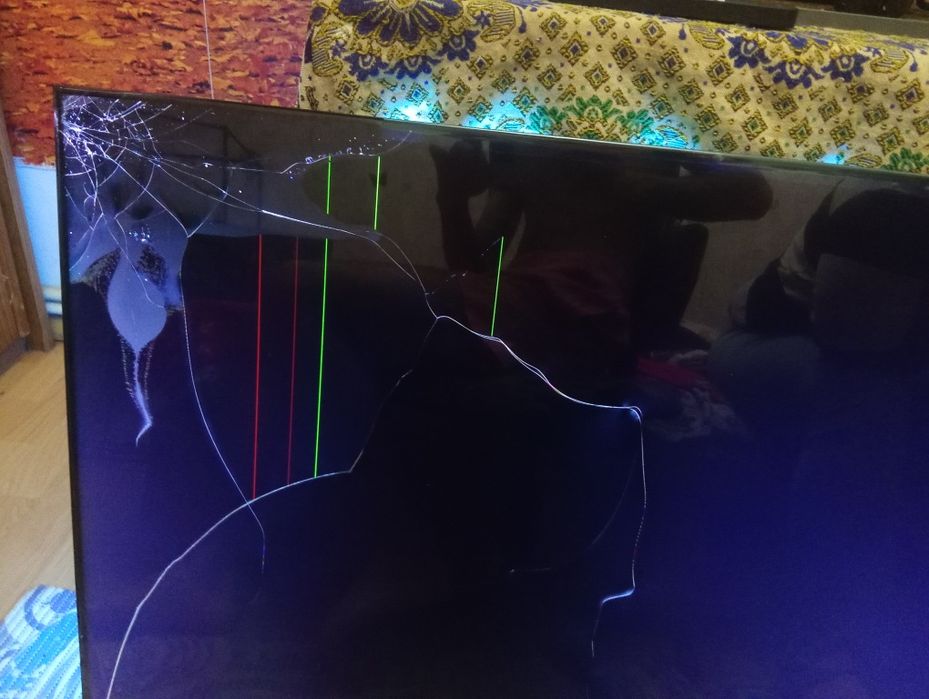 Vând televizor ul acesta are o zi de când este cumpărat mia căzut