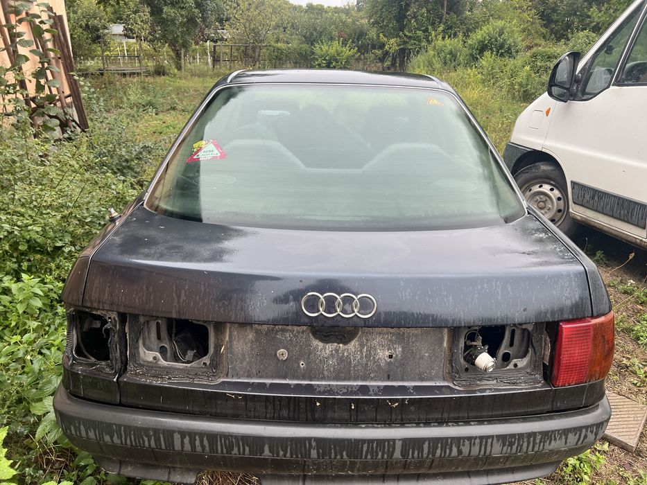 Audi 80 1.8 mono на части