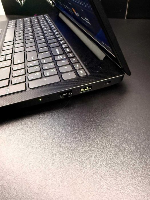 Laptop Lenovo V15 G4, i3-1315u, 8Gb, 256Gb