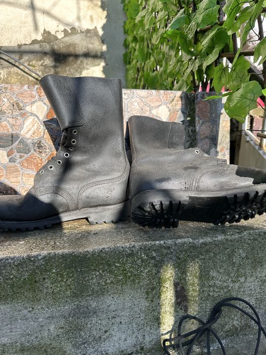 Bocanci militar o pereche + una gratis