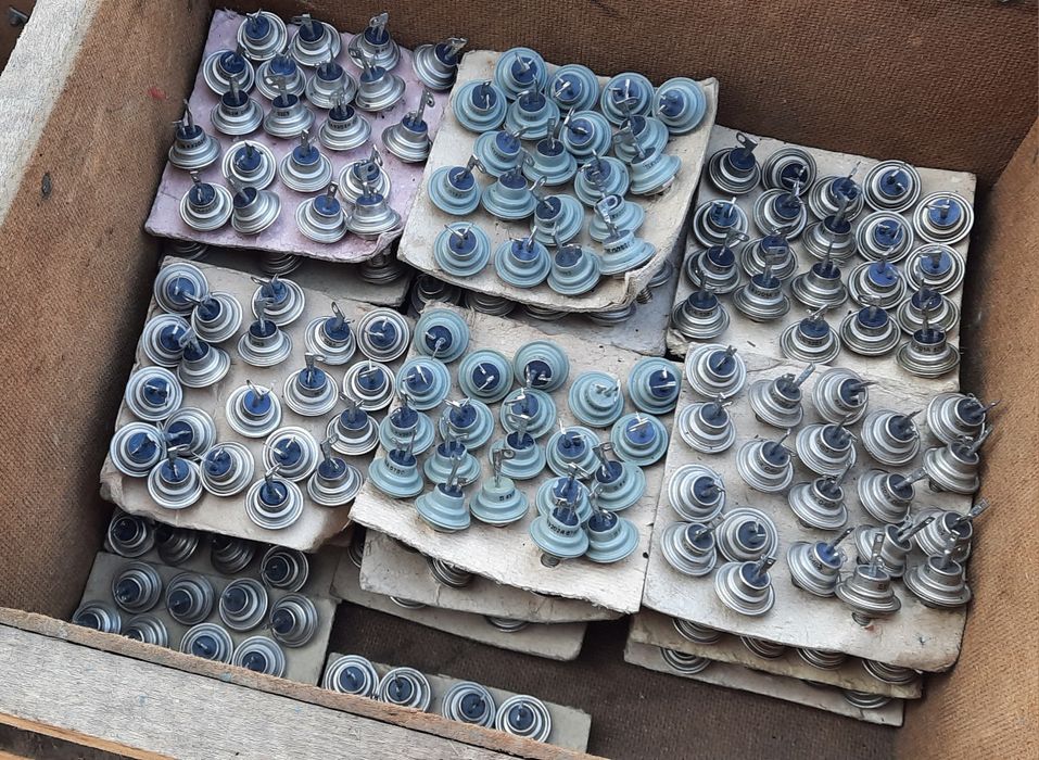 Микросхемы,транзисторы советские.