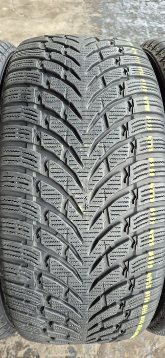 4 anvelope iarna Nokian 255/40/21.Pretul este pe bucata.