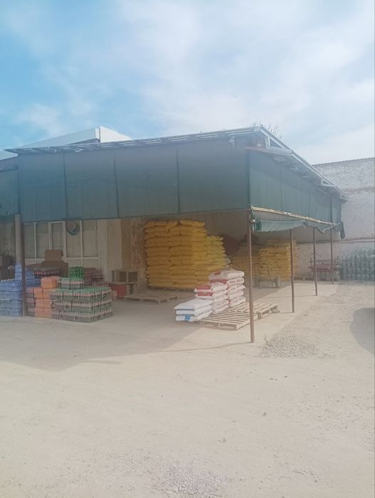 Ошхона ,магазин, нонвойхон Нурота тумани Дехкон бозори ичида жойлашга