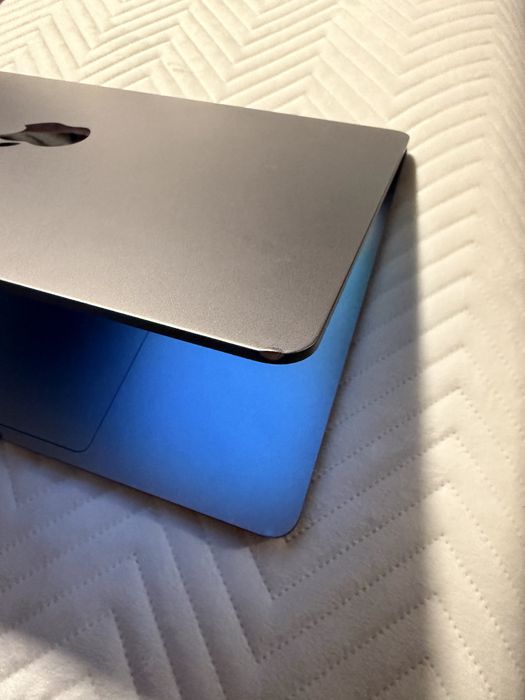 MacBook Air 13 M2 256GB 50 цикъла