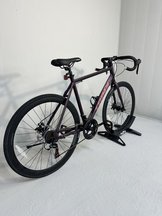 Шоссейный велосипед новый Trinx