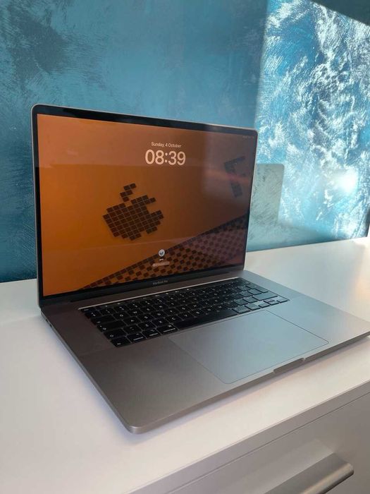 MacBook Pro 16” - Intel Core i9, 64 GB RAM , IMPECABIL