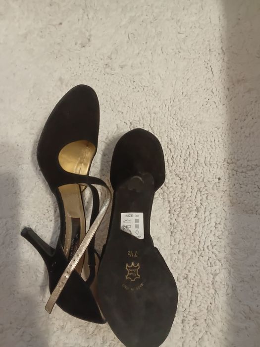 Елегантни обувки от естествена велур