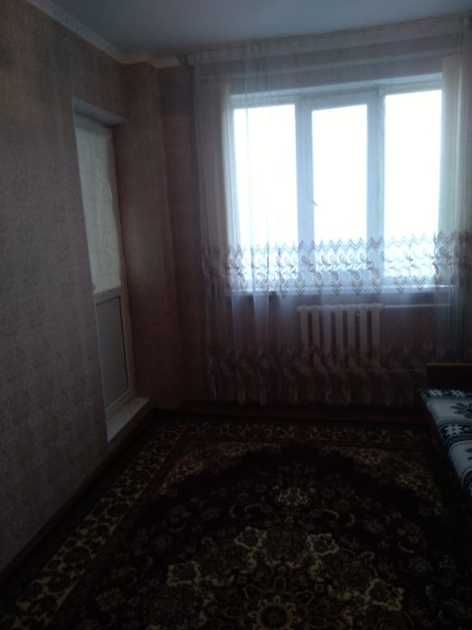 Продам трехкомнатную квартиру .