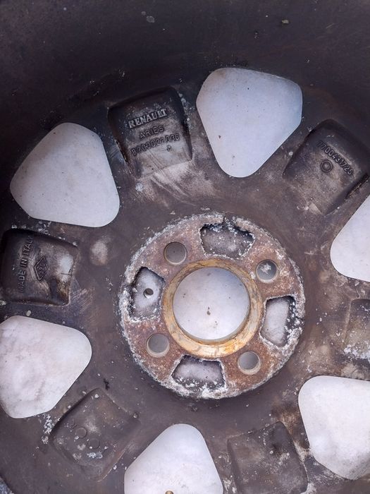 Диски R16 на Reno. 4×100 разболтовка.
