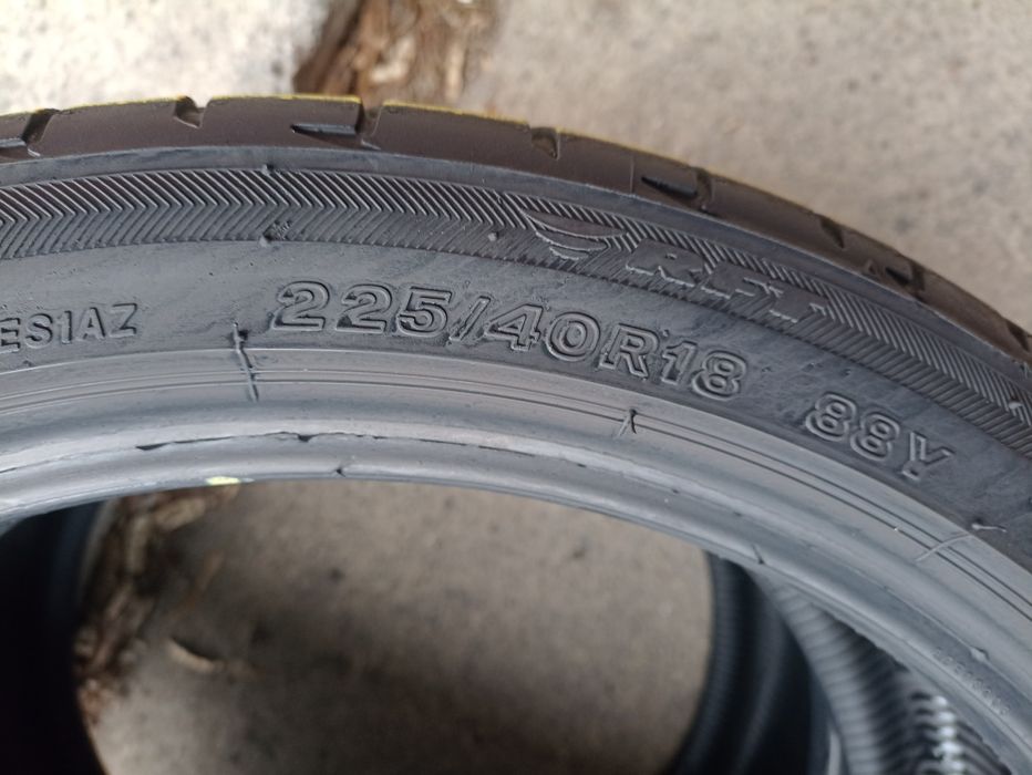 4 anvelope RunFlat de vara ca si noi Bridgestone 2x245/35R18 2x2254018