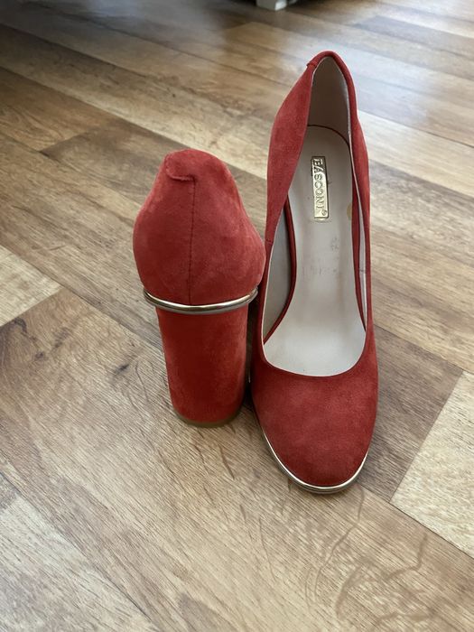 Женские туфли “Basconi”