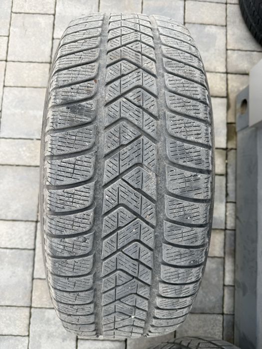 Audi Q7 FACE 2008-2014г Зимни Гуми 235/60/18 - 400€