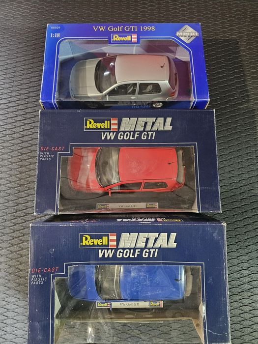 Macheta Volkswagen Golf 4 GTI 1998 scala 1:18