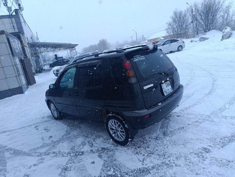 Продам Toyota raum