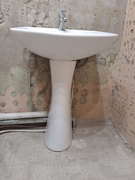 Раковина +смеситель. 8000 тысяч,