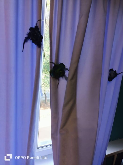 Продам новые шторы.