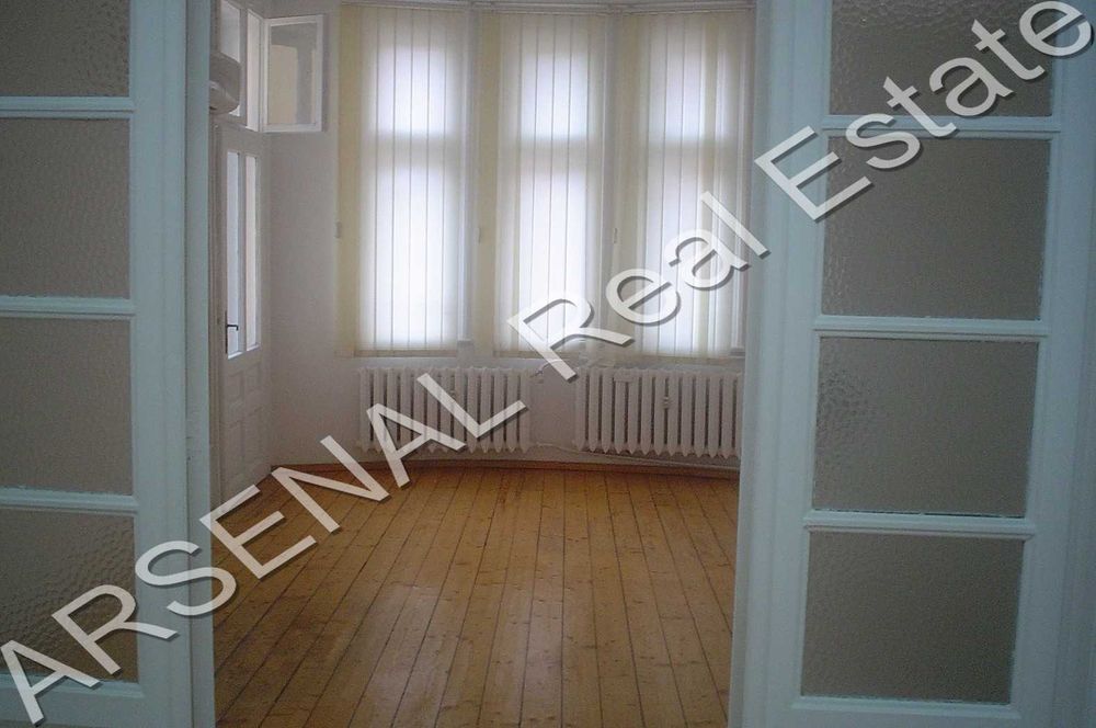 Етаж от къща под наем, Център