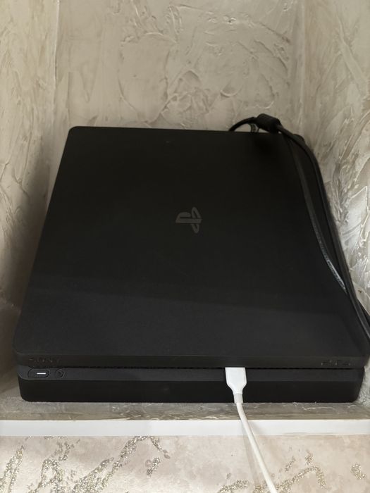PlayStation 4 slim