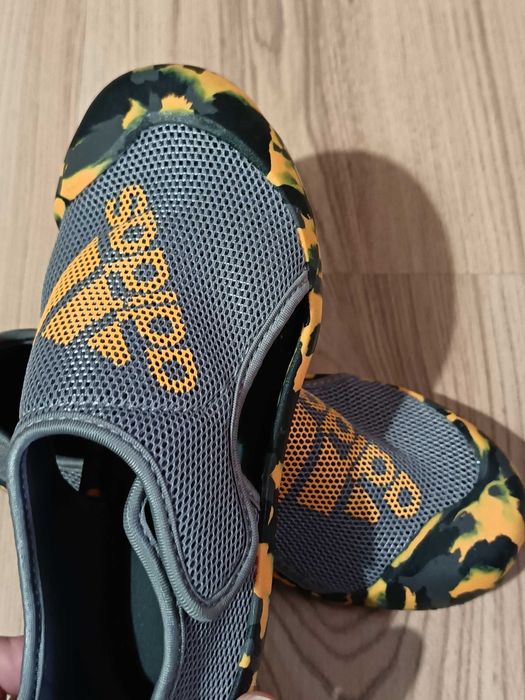 Нови! Adidas детски сандали, 29 номер