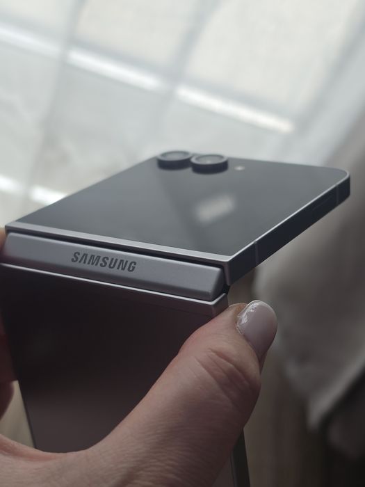 Телефон samsung Z flip 6